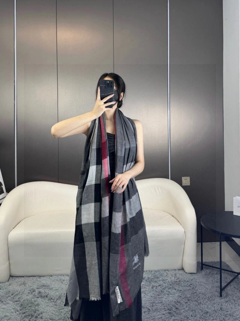 ComfortFit Burberry Scarf 271313