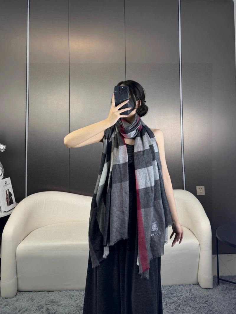 ComfortFit Burberry Scarf 271313