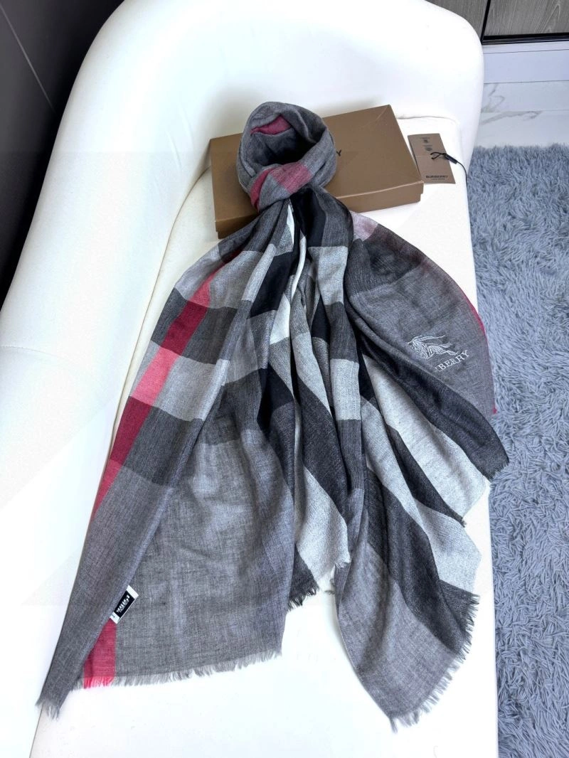 ComfortFit Burberry Scarf 271313