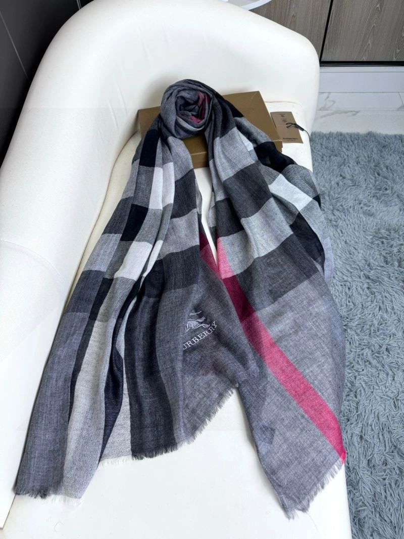 ComfortFit Burberry Scarf 271313