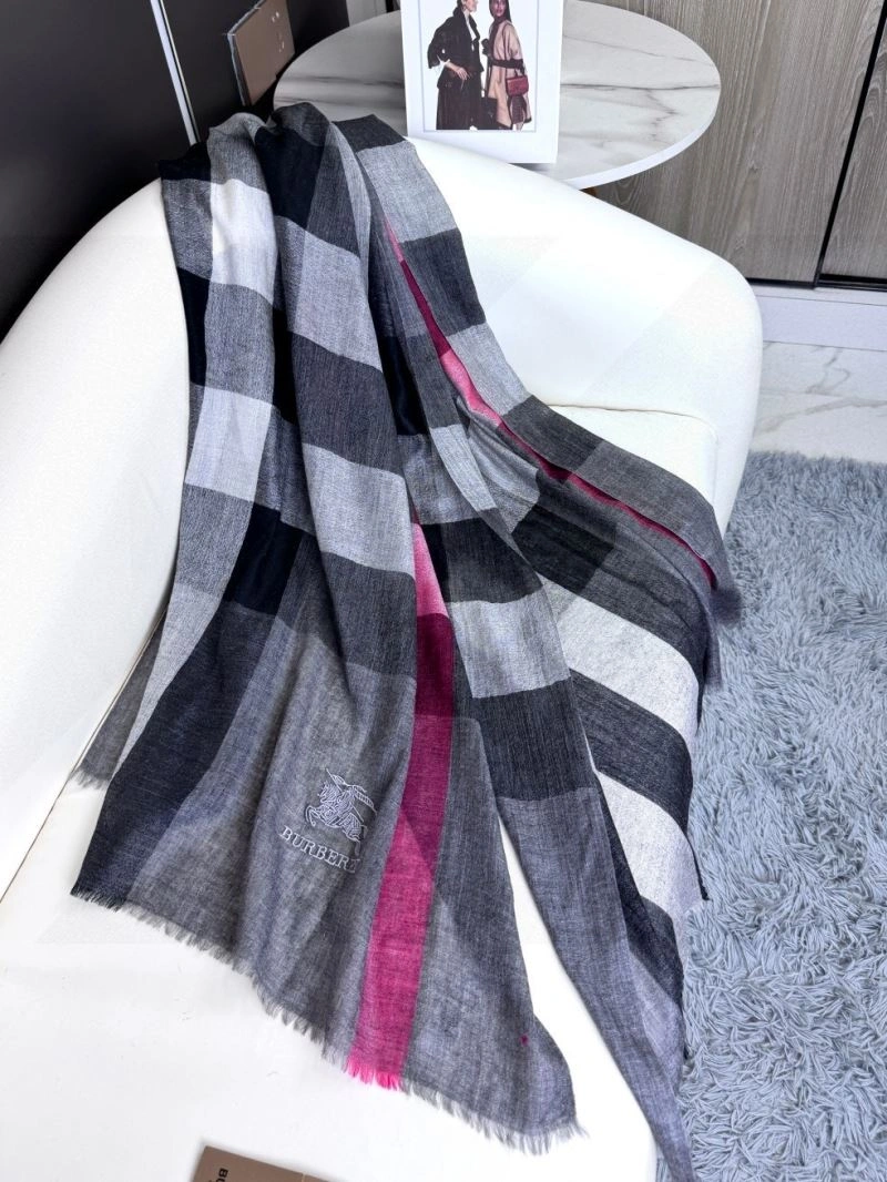 ComfortFit Burberry Scarf 271313