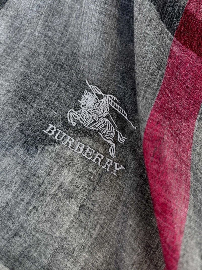 ComfortFit Burberry Scarf 271313