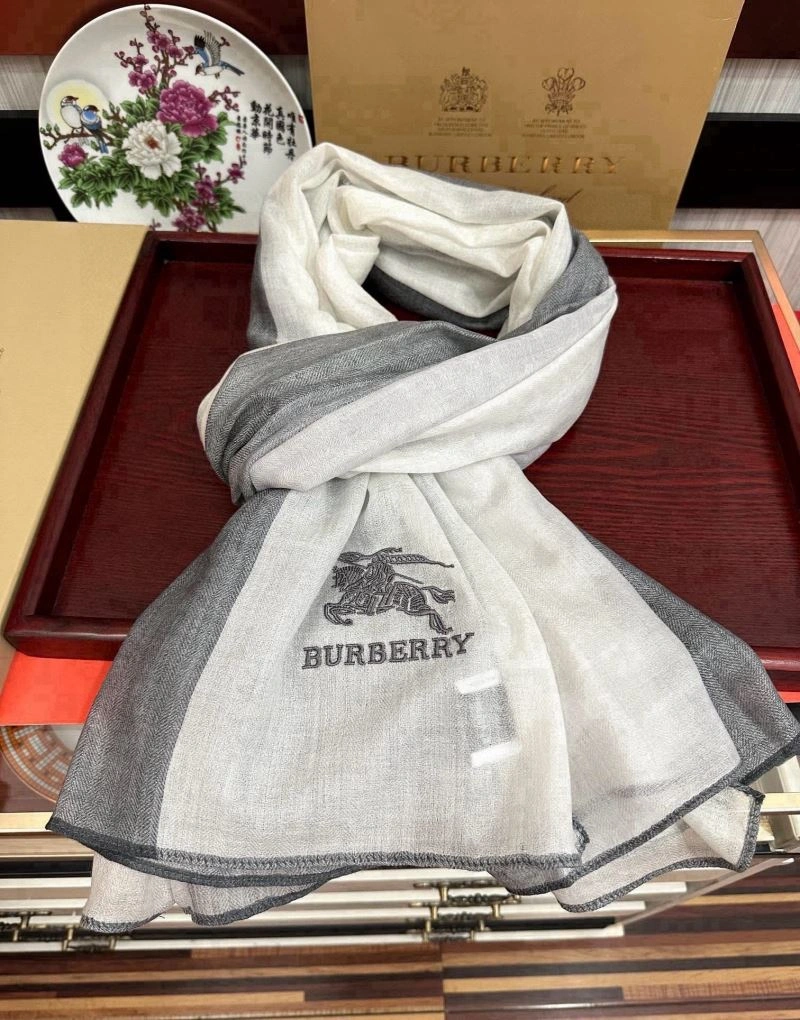 Burberry Scarf Sophisticated 271297