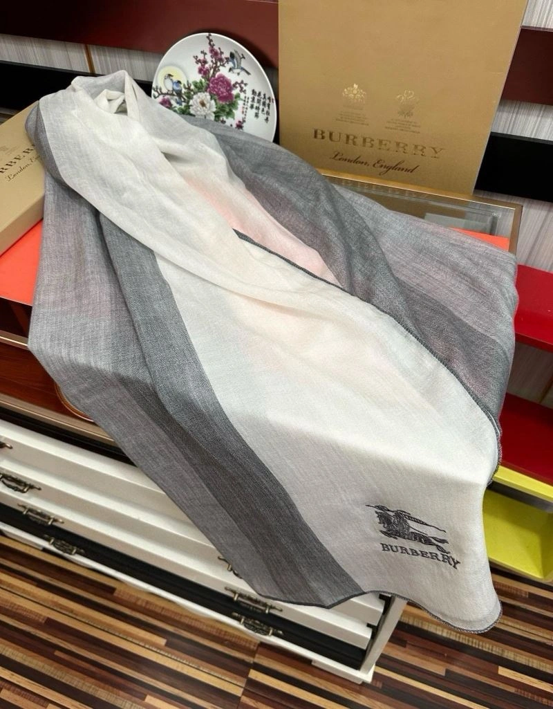 Burberry Scarf Sophisticated 271297