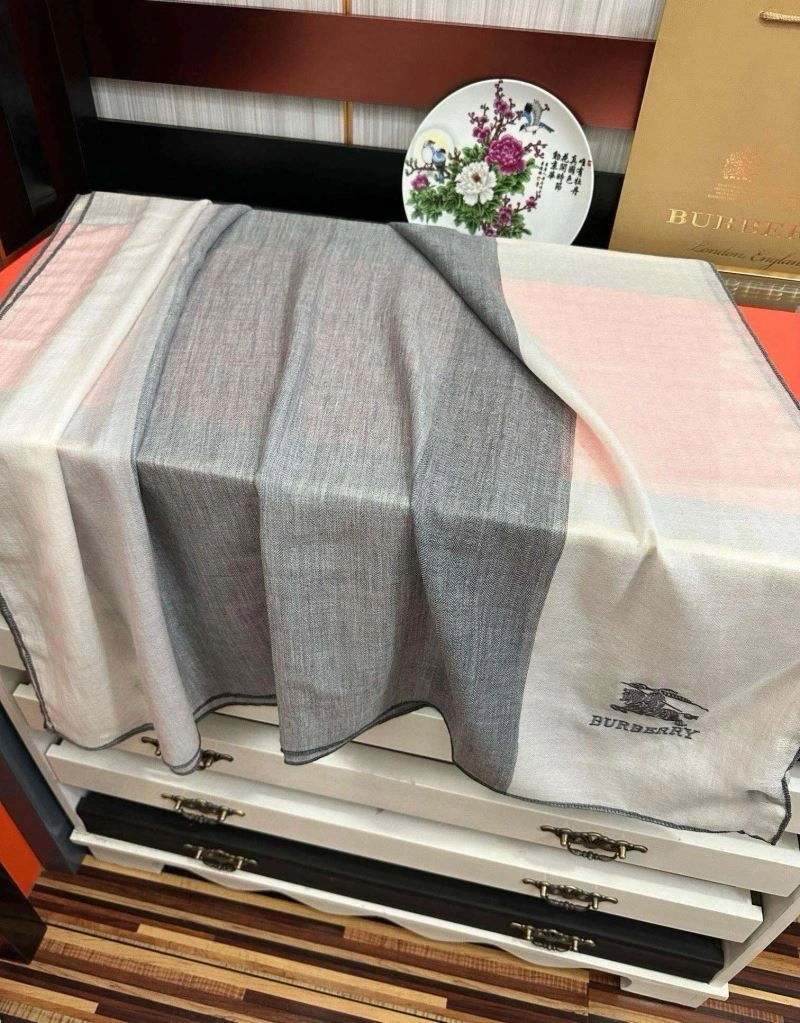 Burberry Scarf Sophisticated 271297