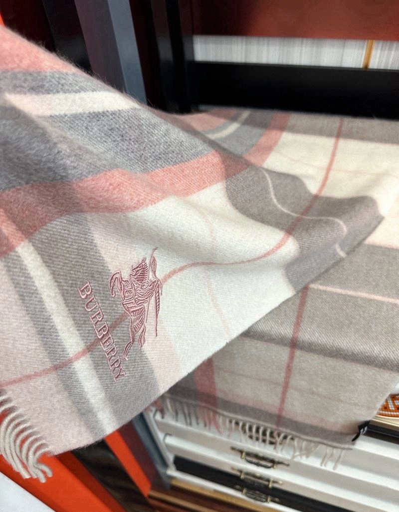 Burberry Scarf FashionForward 271293
