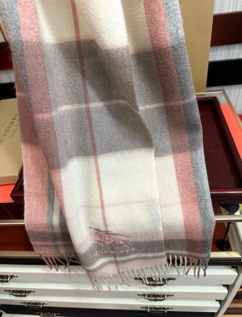 Burberry Scarf FashionForward 271293