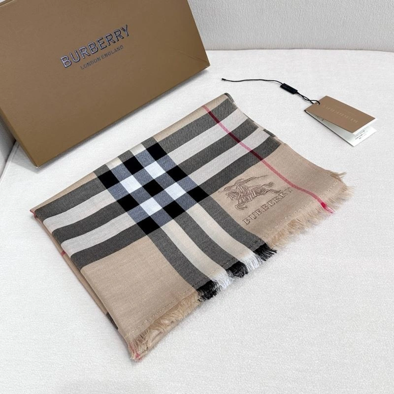 Lightweight Burberry Scarf 272027