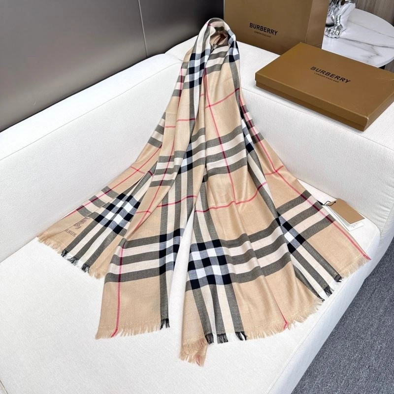 Lightweight Burberry Scarf 272027