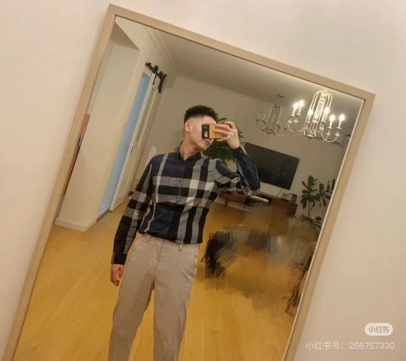 Versatile Burberry Shirts 103155