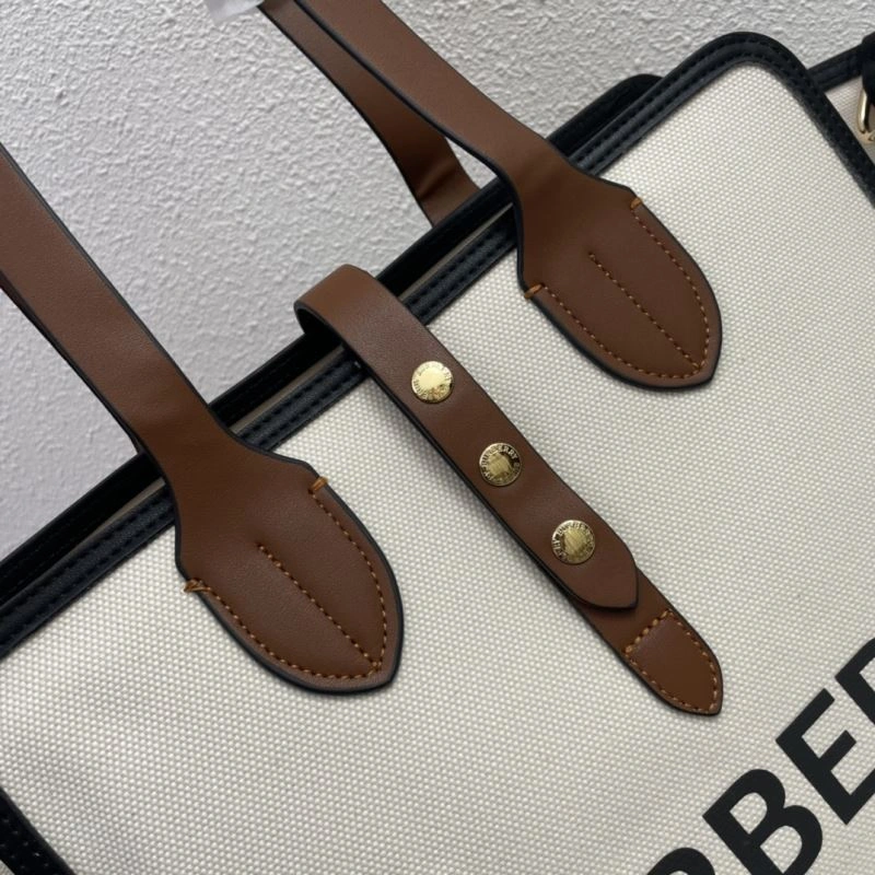 Burberry Shopping Bags Trendy 84569