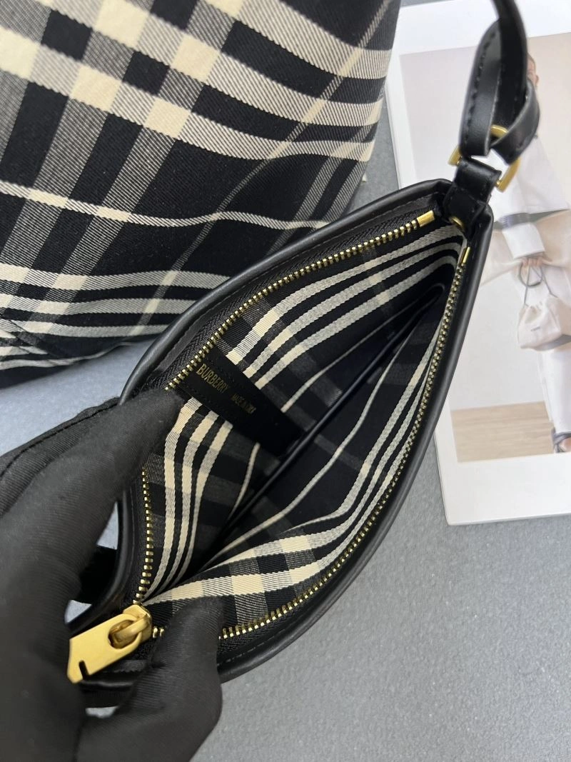 Burberry Shopping Bags Minimalist 84563