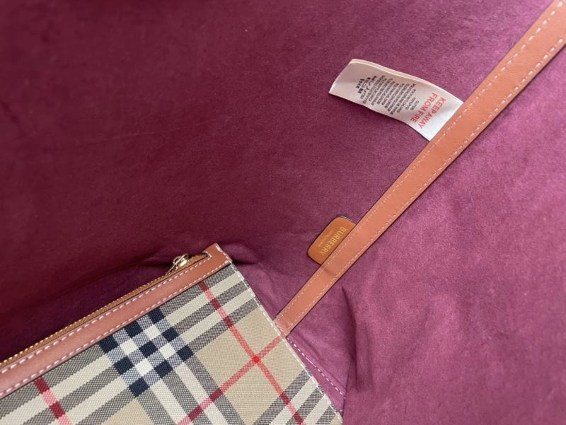 Burberry Shopping Bags Affordable 84551