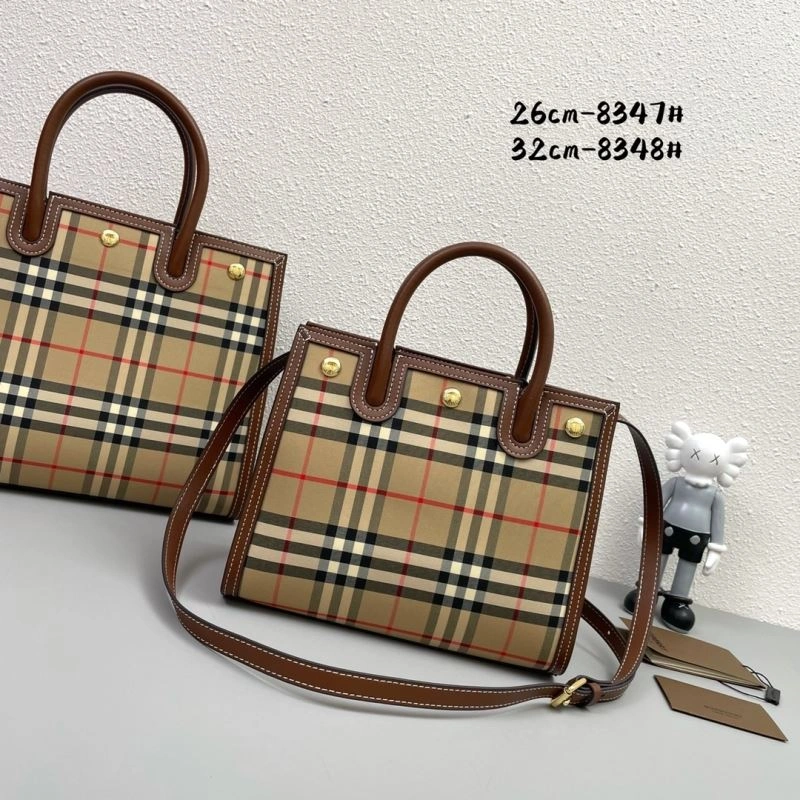 Burberry Shopping Bags Minimalist 84547