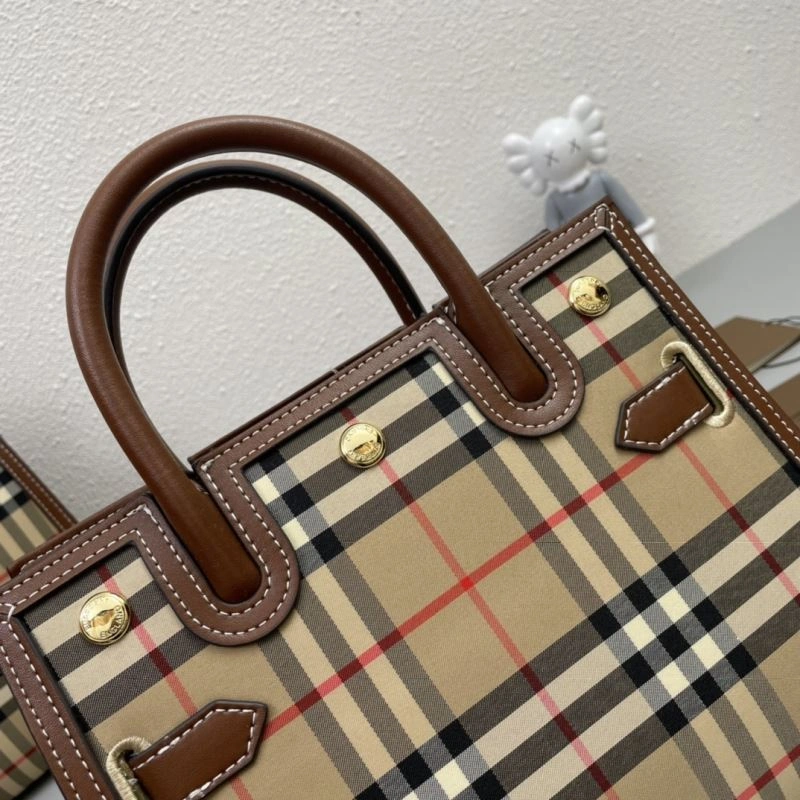 Burberry Shopping Bags Minimalist 84547