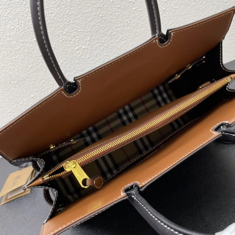 Tailored Burberry Shopping Bags 84544