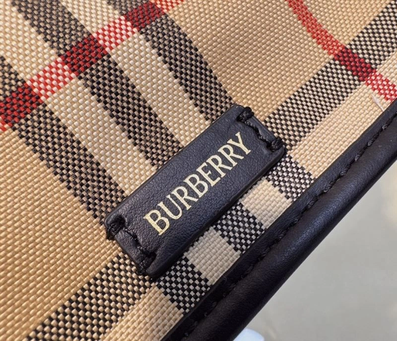 ModernLook Burberry Shopping Bags 64511