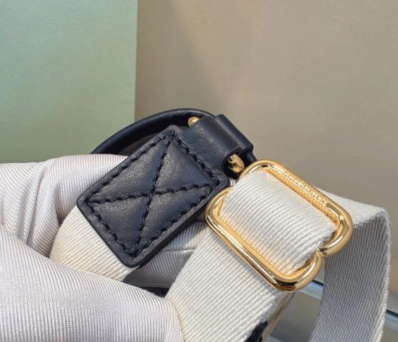 ModernLook Burberry Shopping Bags 64511