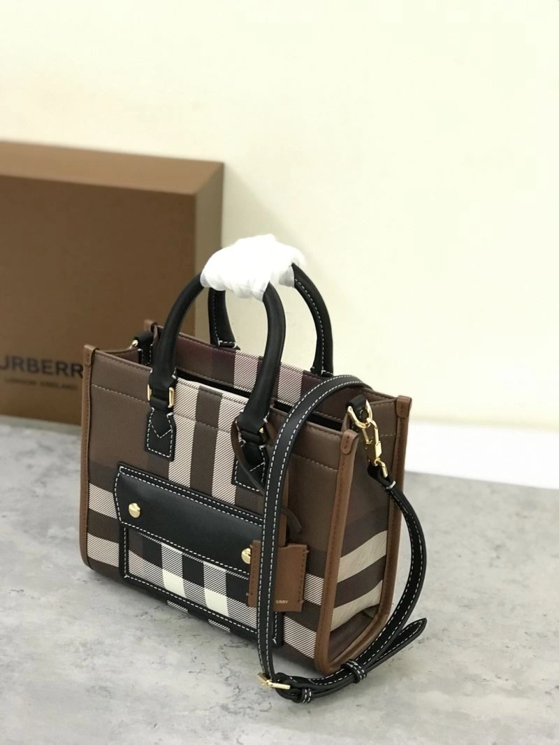 Burberry Shopping Bags Supportive 64544