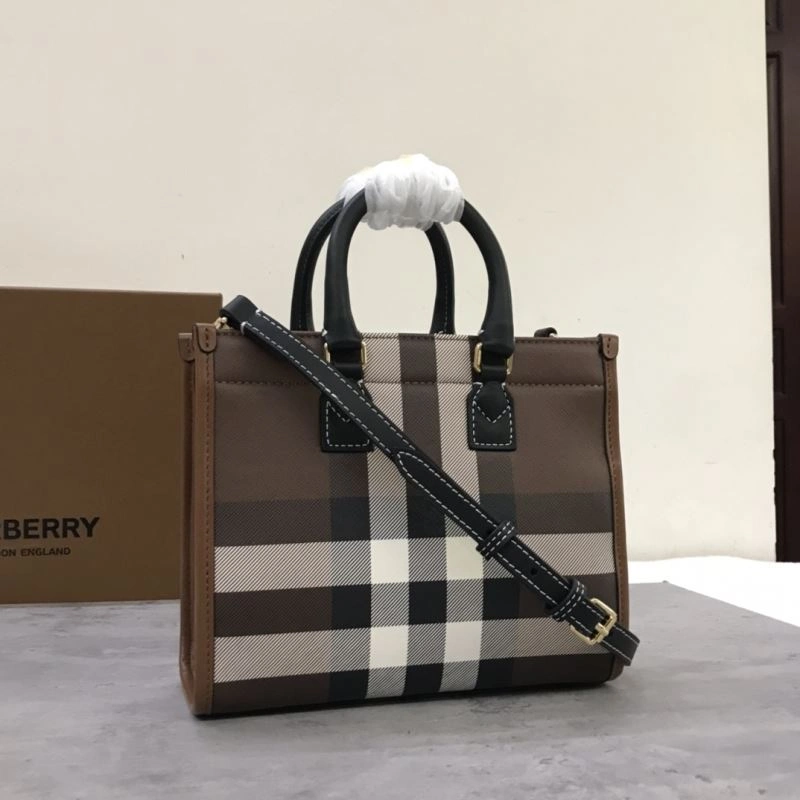 Burberry Shopping Bags Supportive 64544