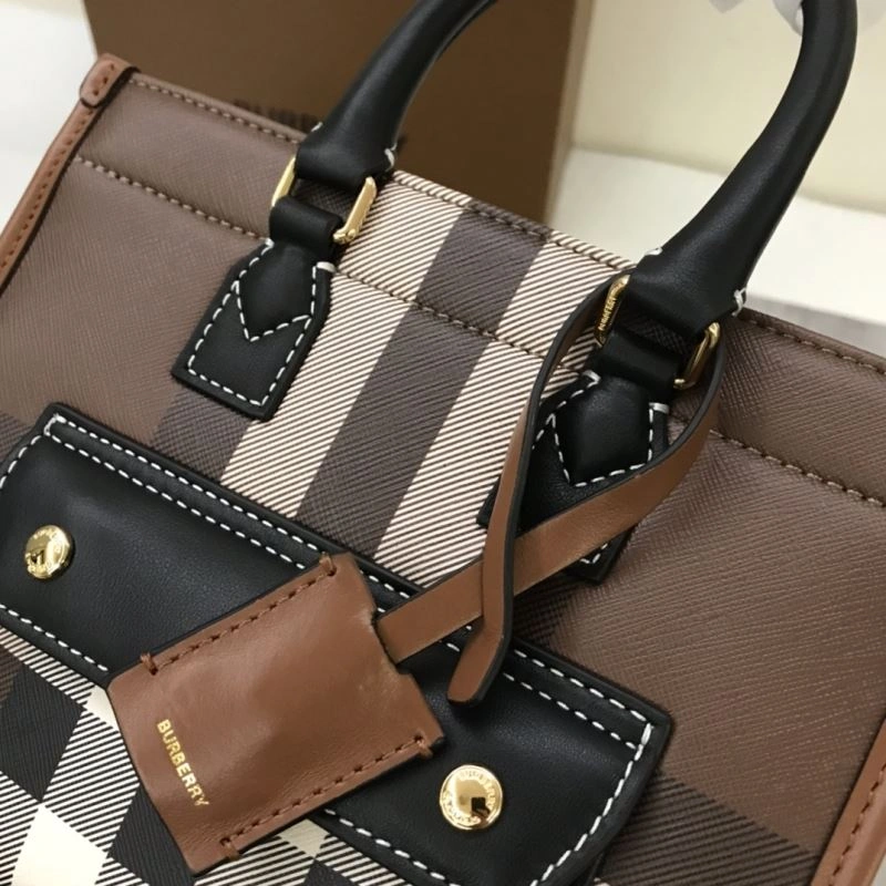 Burberry Shopping Bags Supportive 64544