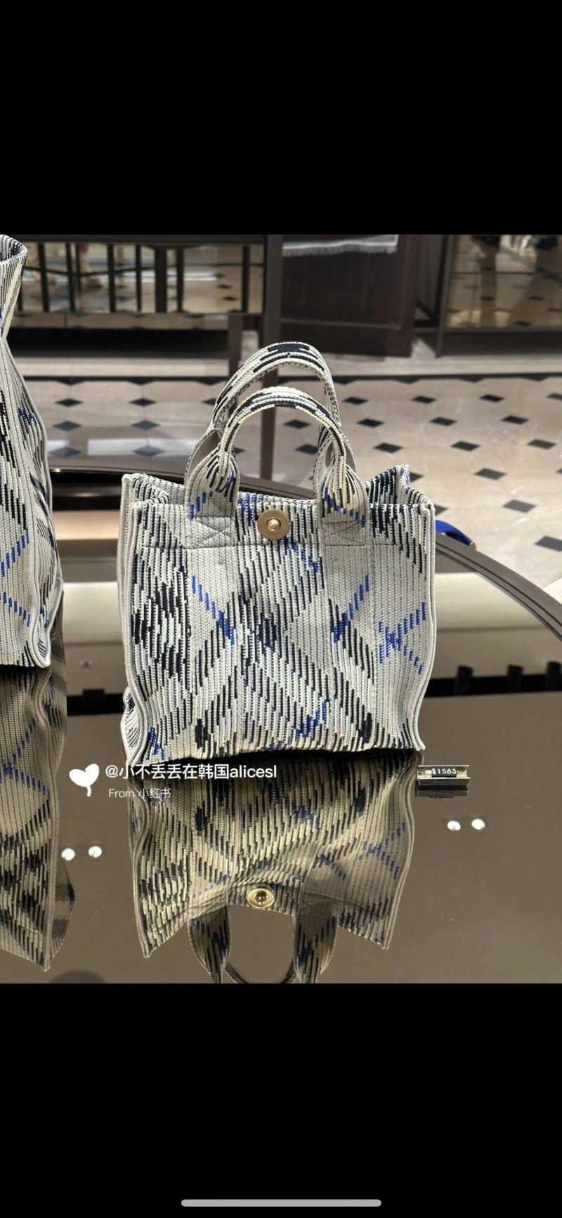 Burberry Shopping Bags Breathable 64517