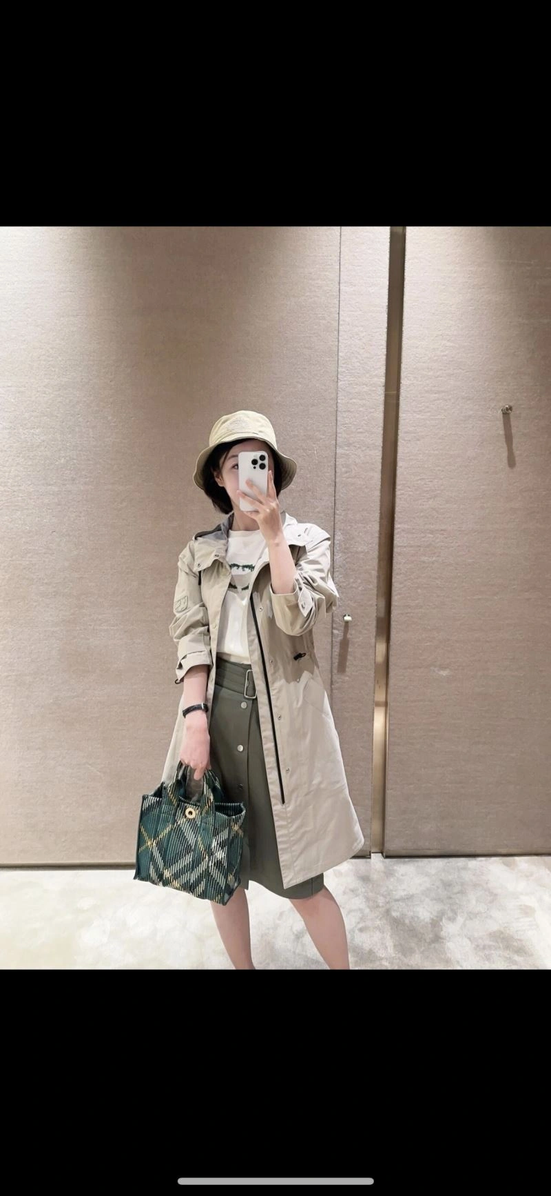 SportInspired Burberry Shopping Bags 64540
