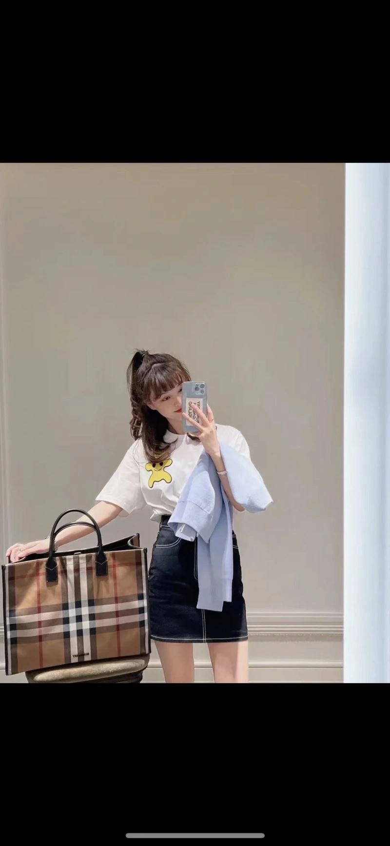 Lightweight Burberry Shopping Bags 64566