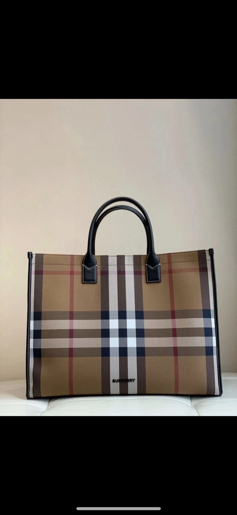 Lightweight Burberry Shopping Bags 64566