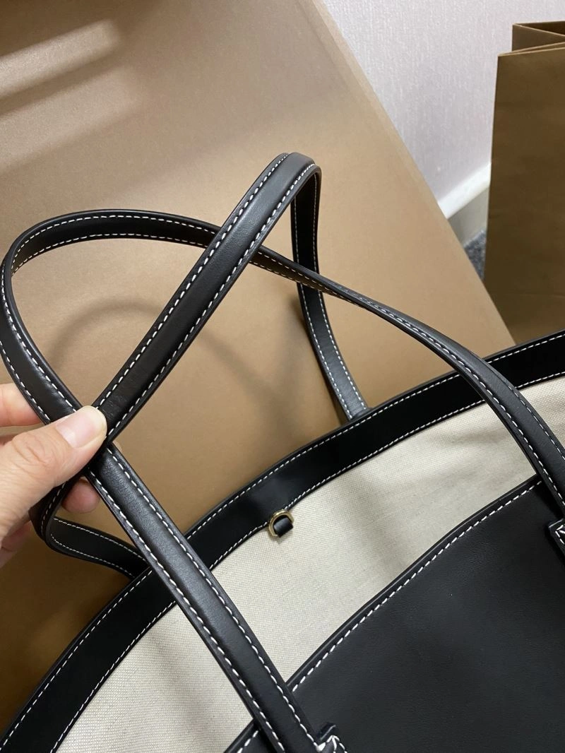 Burberry Shopping Bags Stretchable 64494