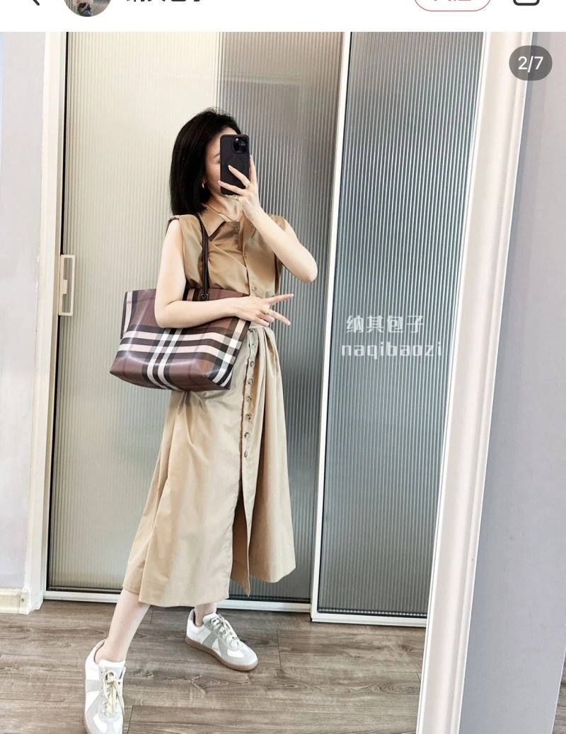 Burberry Shopping Bags Durable 64496