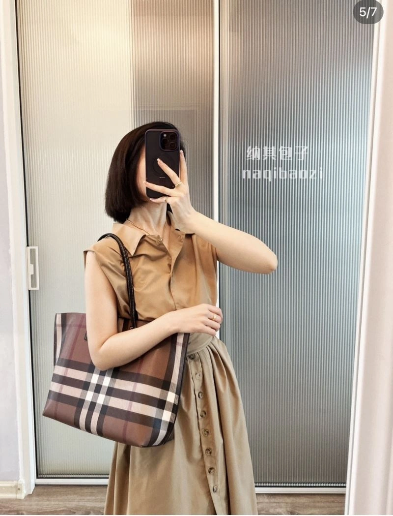 Burberry Shopping Bags Durable 64496