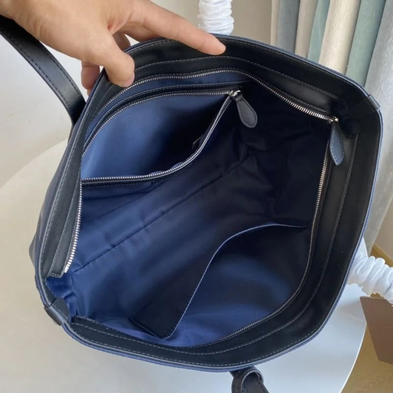 Burberry Shopping Bags Versatile 51676