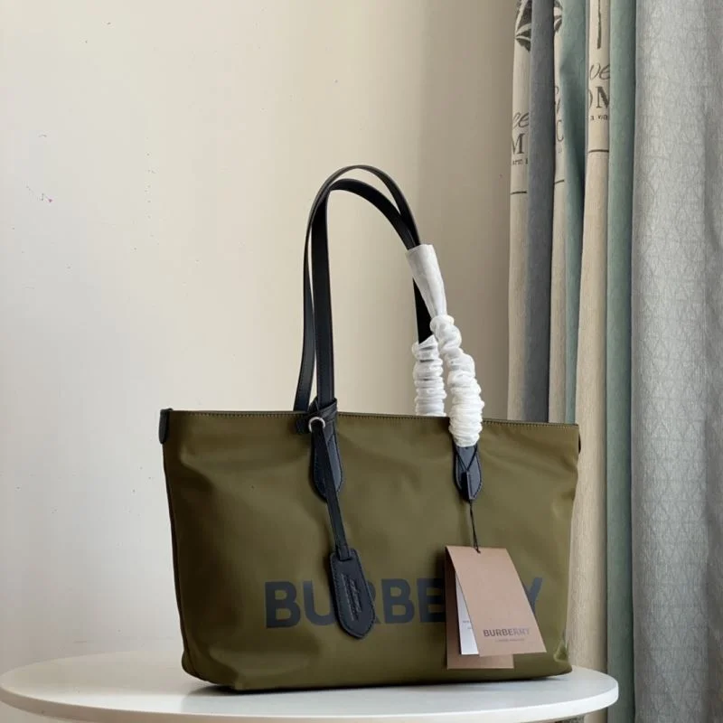 Burberry Shopping Bags Lightweight 51670