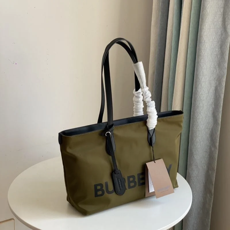 Burberry Shopping Bags Lightweight 51670