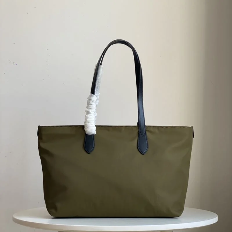 Burberry Shopping Bags Lightweight 51670