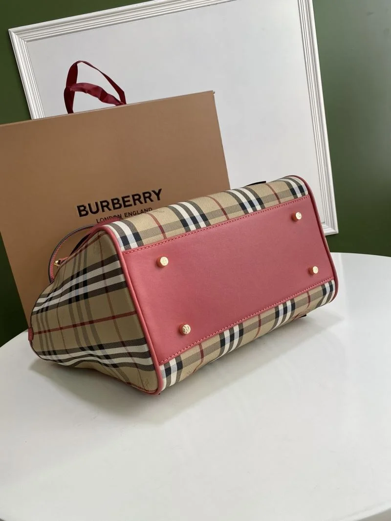 Stylish Burberry Shopping Bags 51674