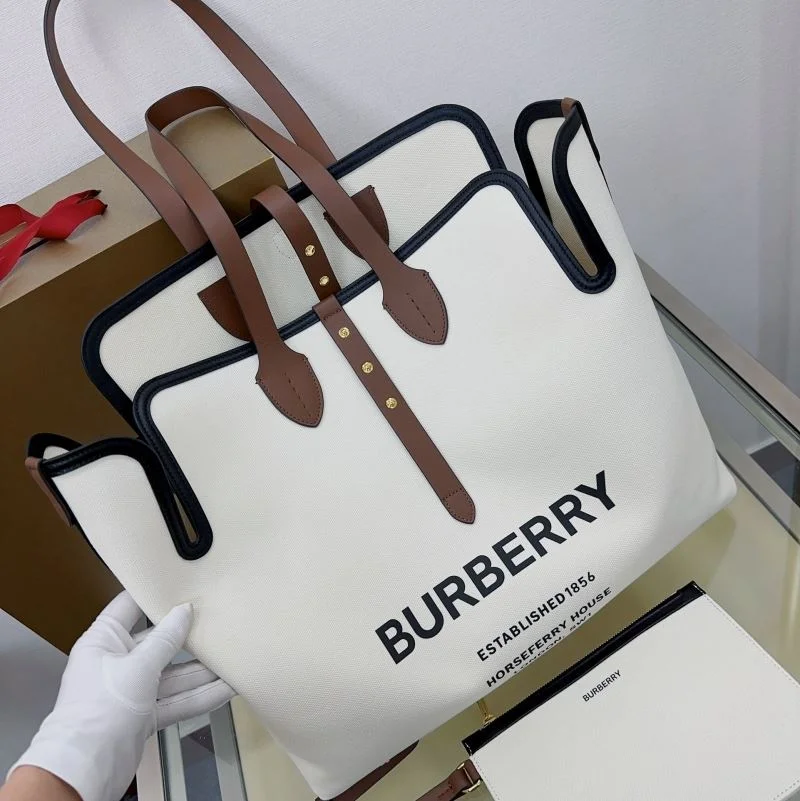 Burberry Shopping Bags Flexible 51667