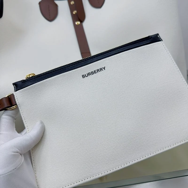 Burberry Shopping Bags Flexible 51667