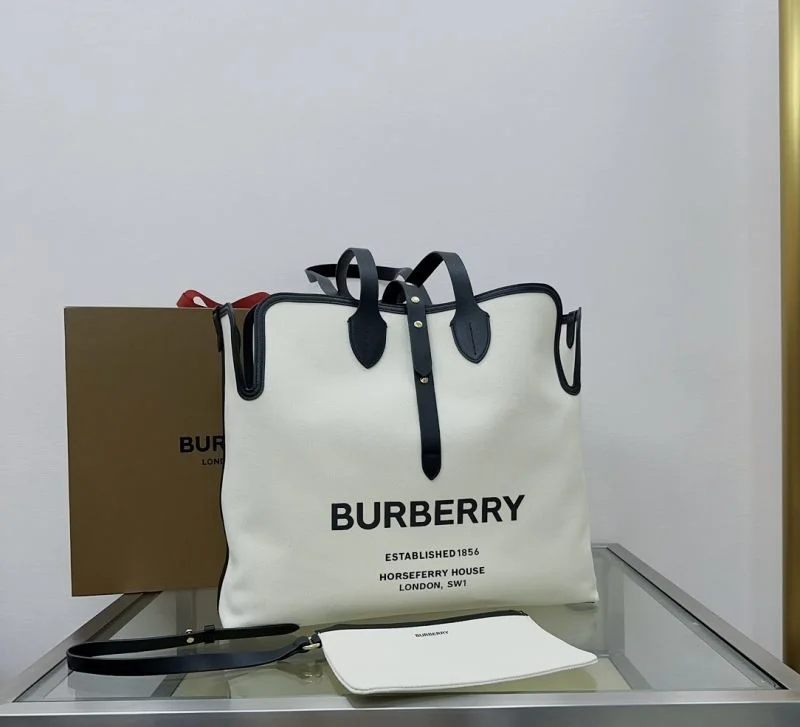 Lightweight Burberry Shopping Bags 51666