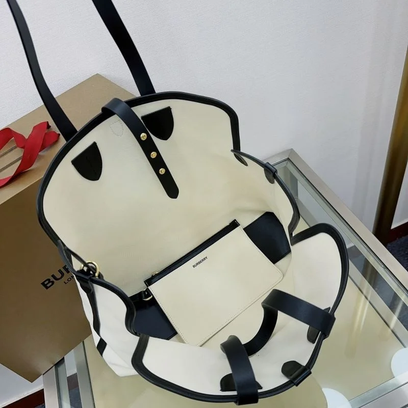 Lightweight Burberry Shopping Bags 51666