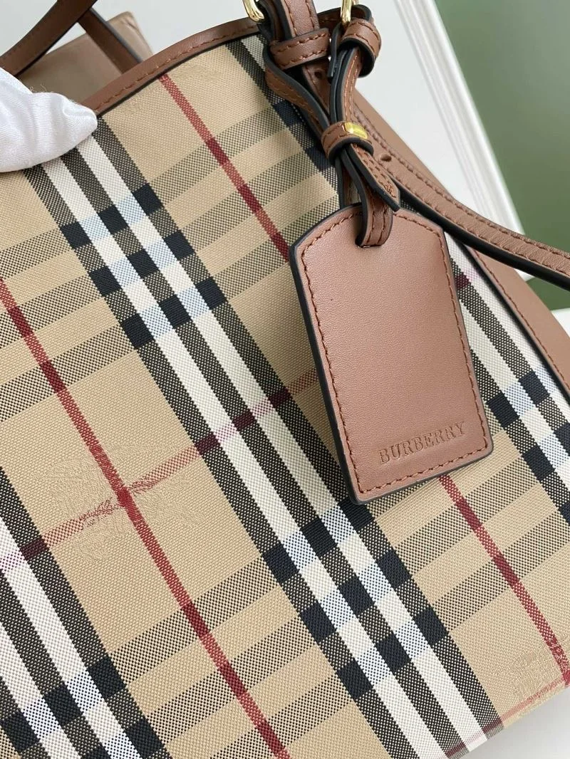 Burberry Shopping Bags GoodFit 51671