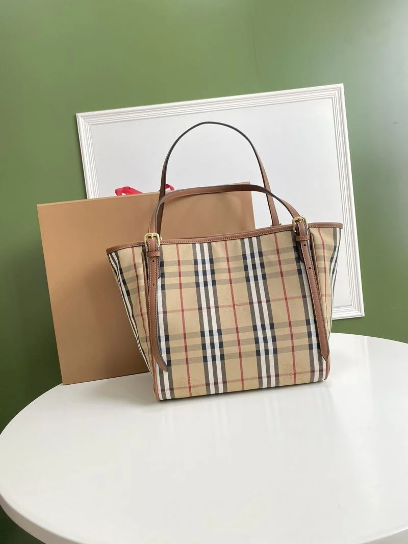 Burberry Shopping Bags Minimalist 51668