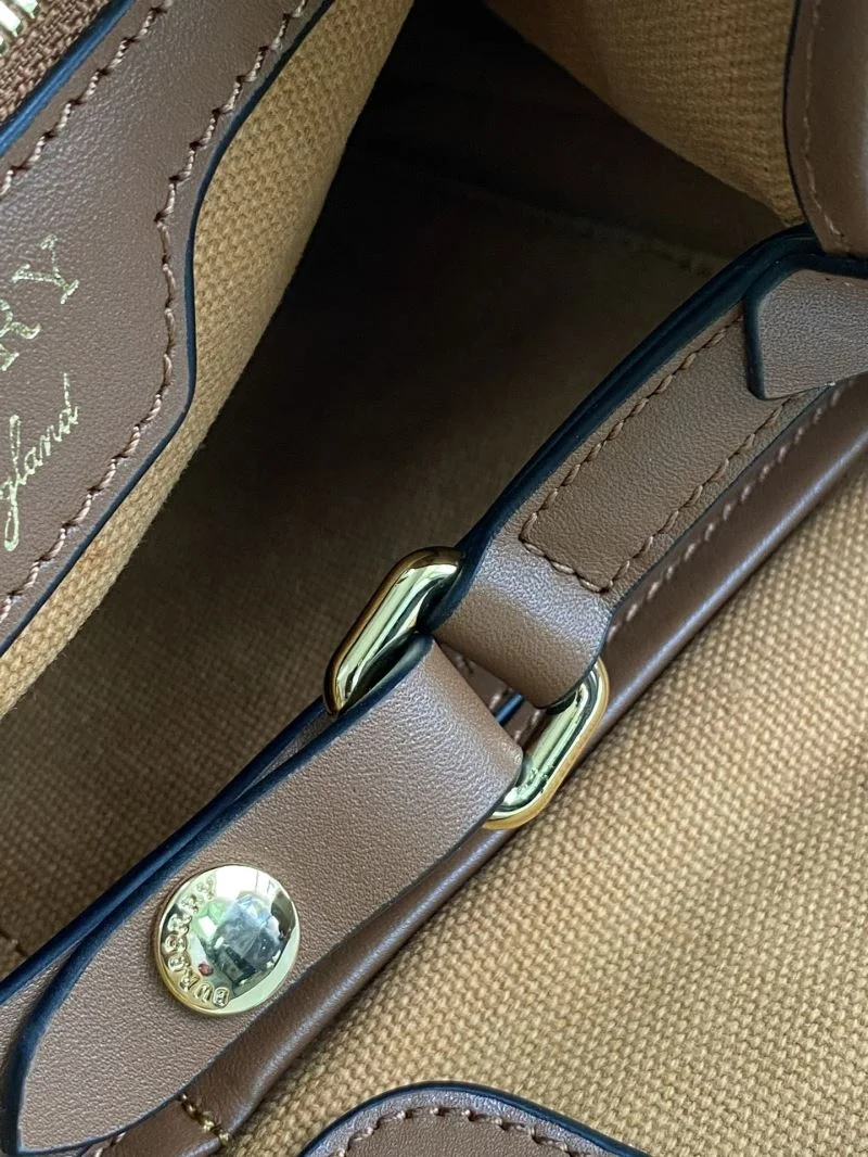 Burberry Shopping Bags Minimalist 51668
