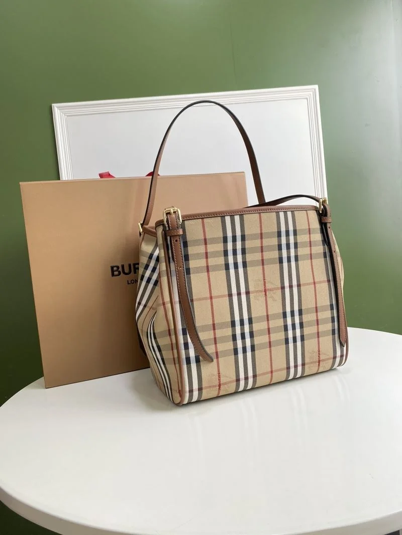 Burberry Shopping Bags Minimalist 51668