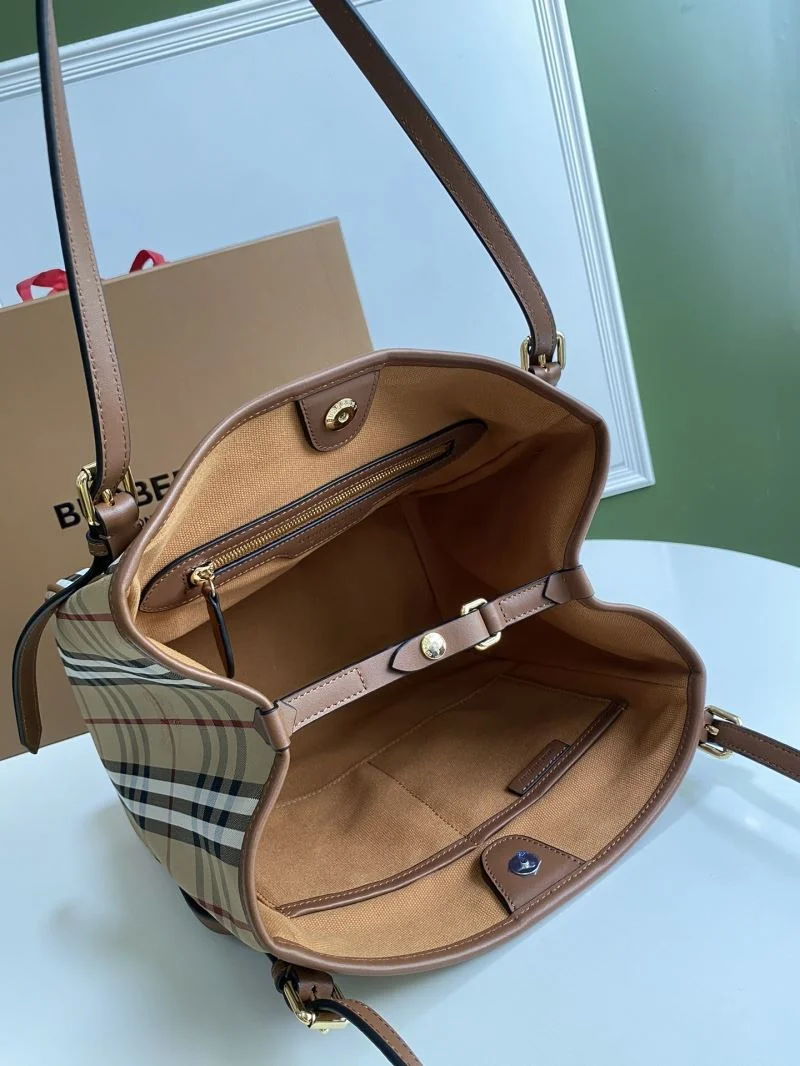 Burberry Shopping Bags Minimalist 51668