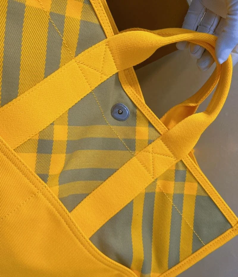 ModernLook Burberry Shopping Bags 51732
