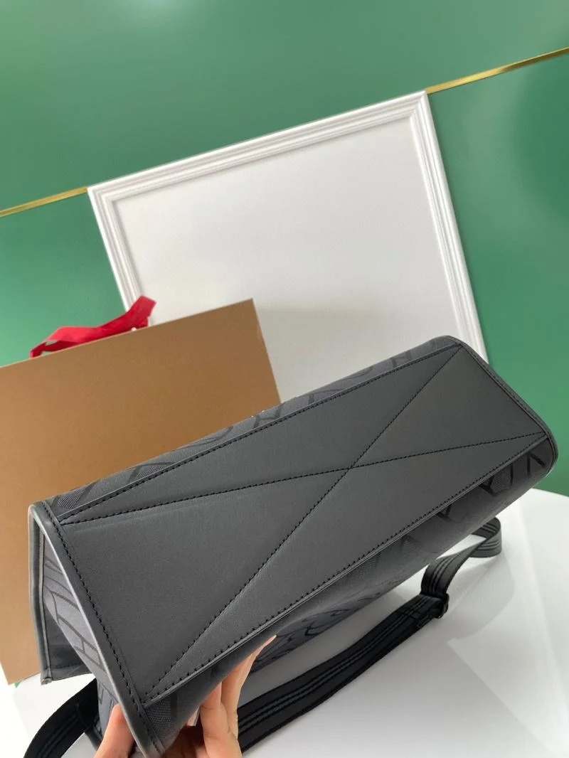 Burberry Shopping Bags Flexible 37903