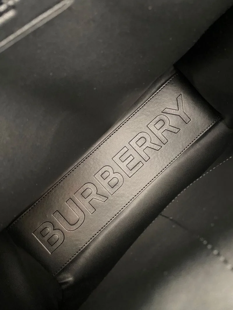 Burberry Shopping Bags Flexible 37903
