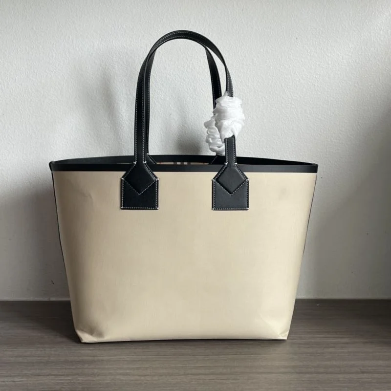 SunProtective Burberry Shopping Bags 37913